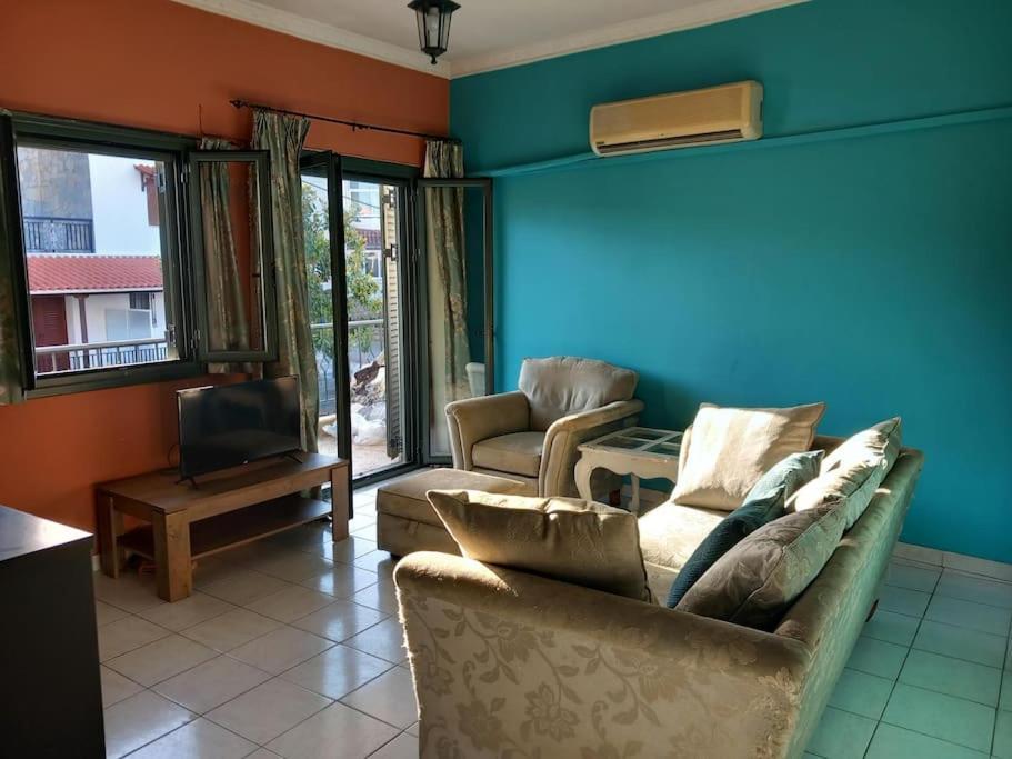 Stoupa Beachside Retro Apartment Exterior photo