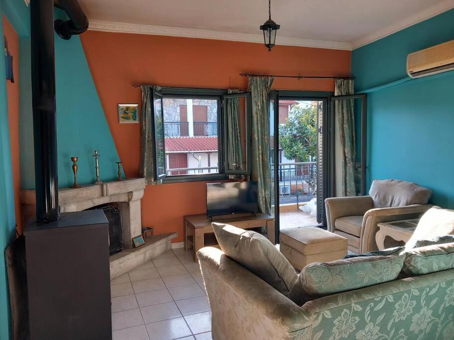 Stoupa Beachside Retro Apartment Exterior photo