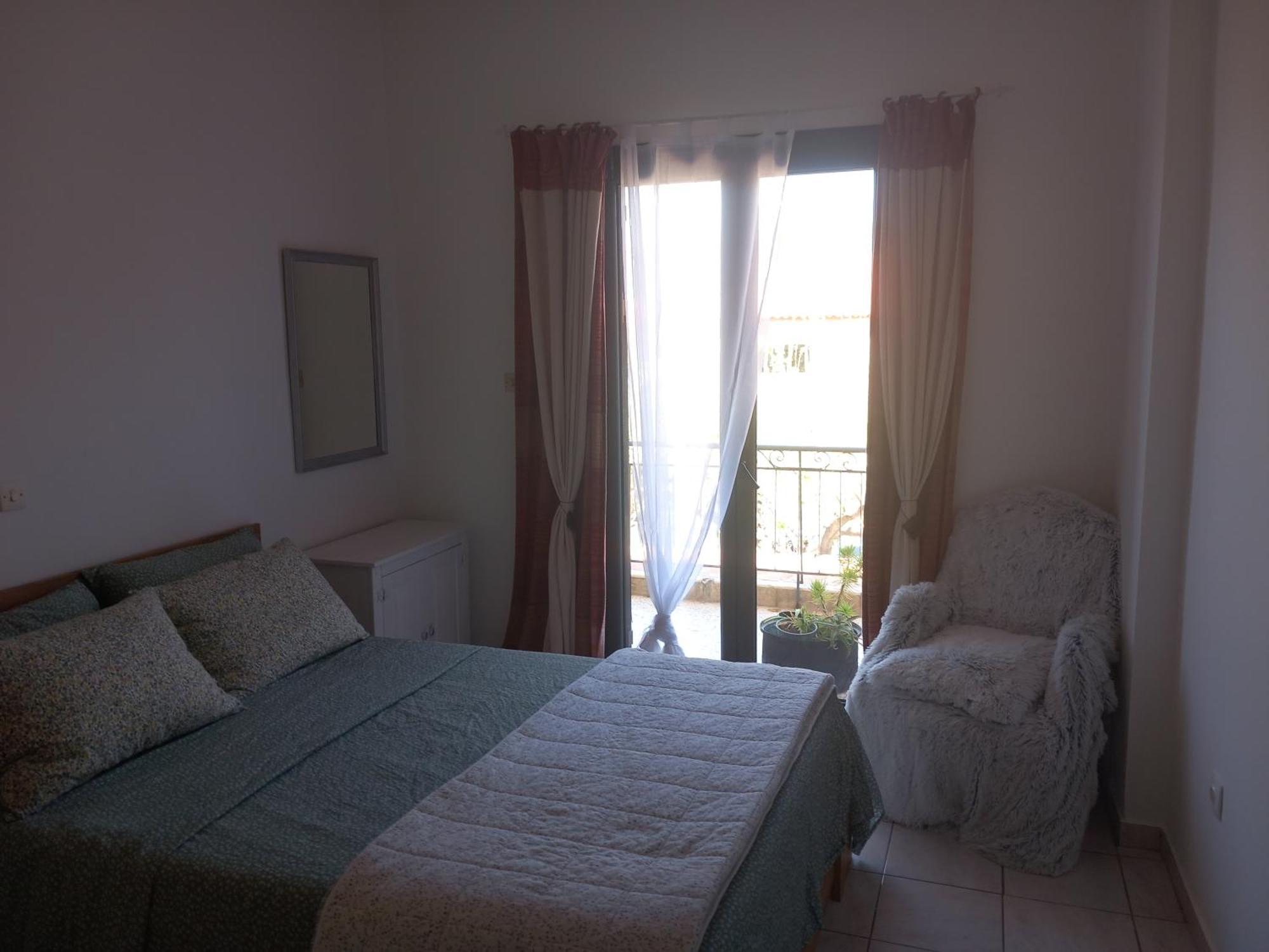 Stoupa Beachside Retro Apartment Exterior photo